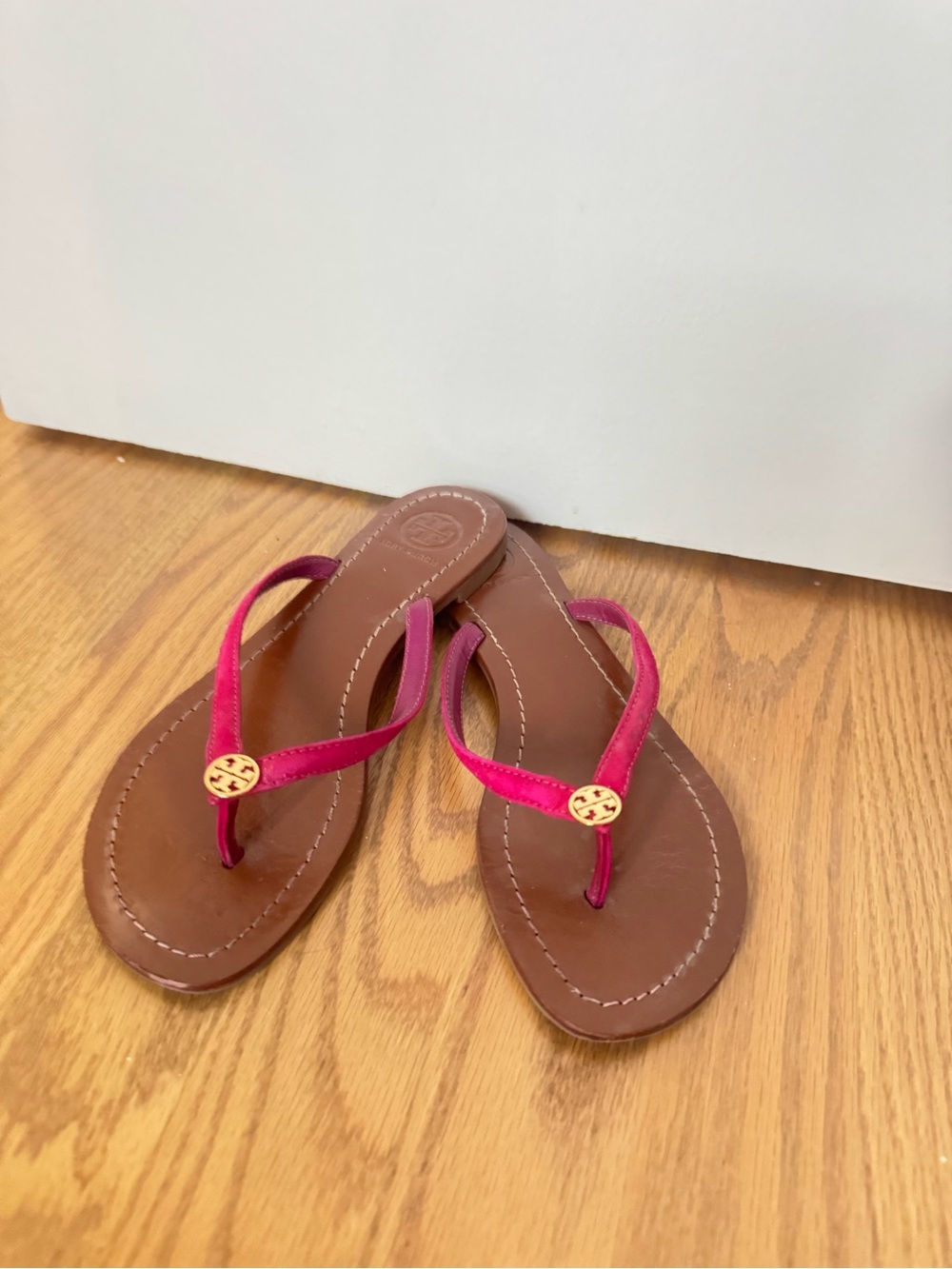 Tory Burch Hot Pink Leather Thong Sandals with Gold Logo